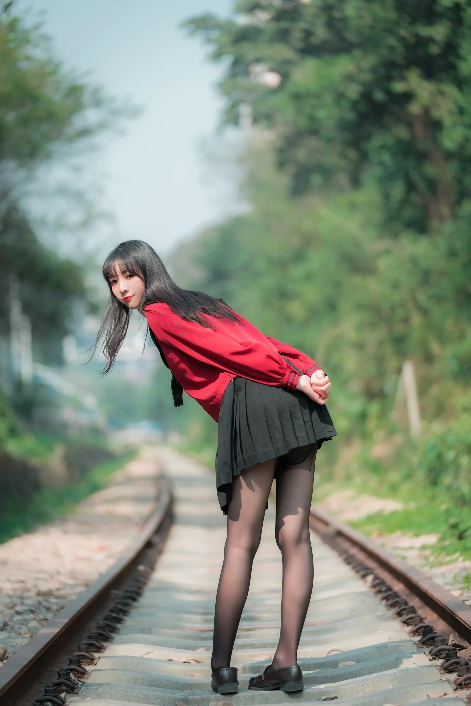西瓜少女 NO.011 铁轨成片 [48P]插图7